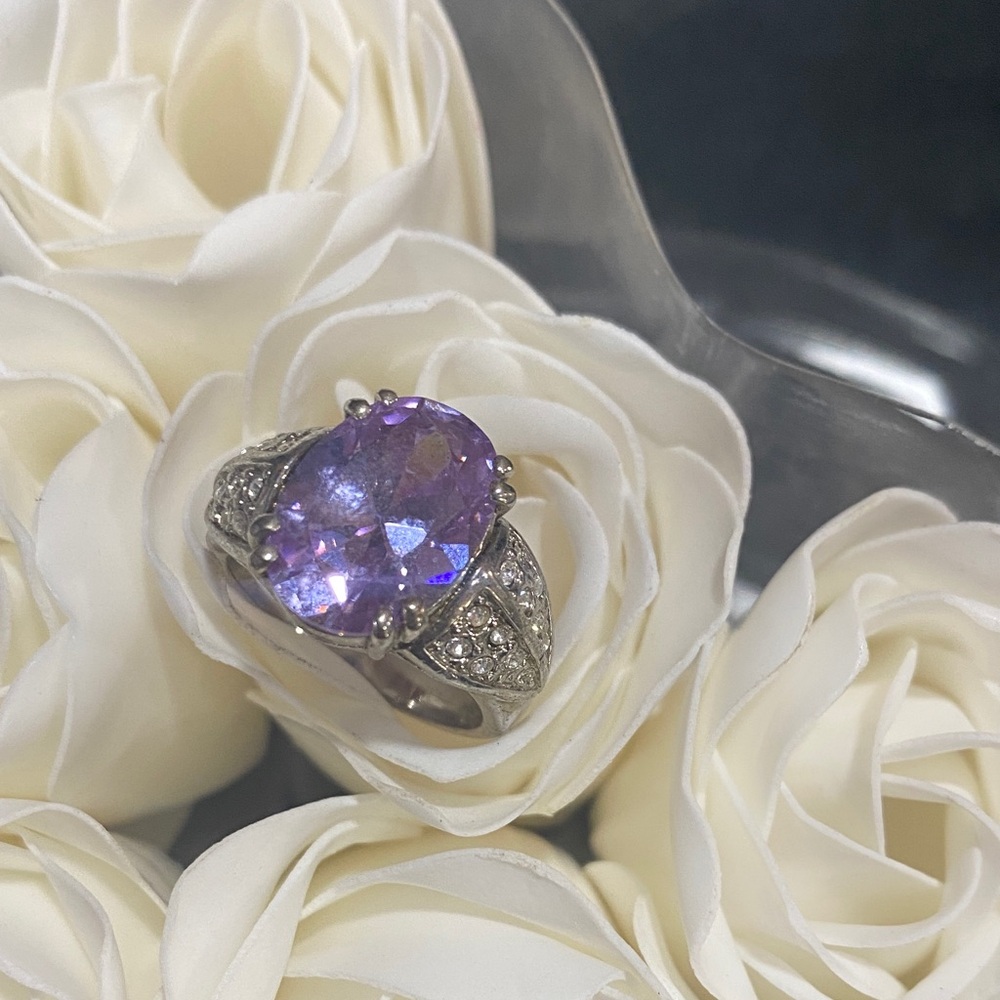 Size 7 Statement Ring Purple Stone - Picture 2 of 5
